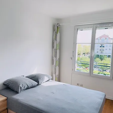 Apartment Dreamland 2minutes De La Gare Rer Bussy-Saint-Georges